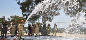 Ateş savaşçıları hazır
Mersin’de düzenlenen tatbikatta yangın işçileri ter döktü