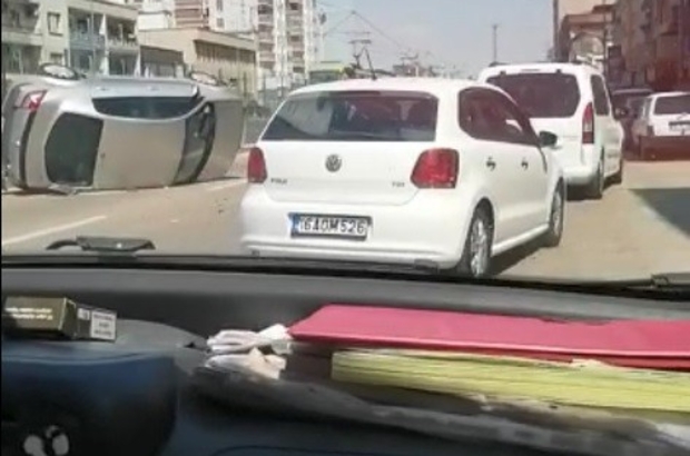Bursa’da otomobil düz yolda takla attı