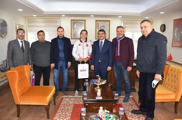 Başkan Çelik dünya şampiyonu Aykoç’u tebrik etti