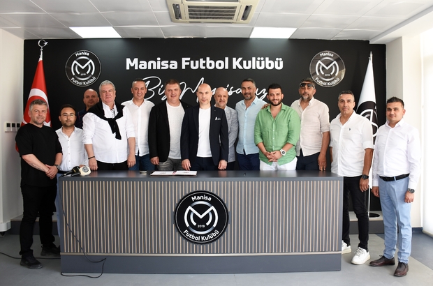 Manisa FK'da Levent Eriş dönemi
Manisa Futbol Kulübü’nde yeni teknik direktör Levent Eriş, sportif direktör Levent Devrim oldu