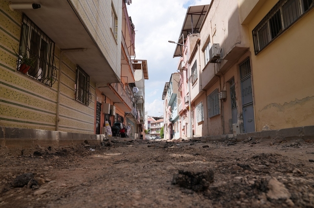 Yunusemre Belediyesinden Barbaros Mahallesi’nde yol çalışması