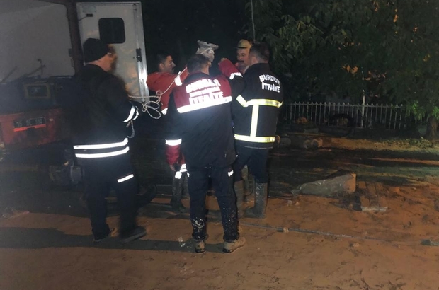 Burdur’da su baskını: 1 ölü, 1 yaralı
Su basan evde engelli kız hayatını kaybederken annesi yaralandı