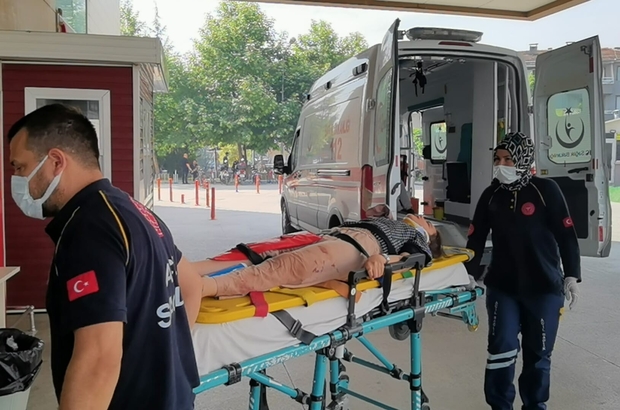 Bursa yolunda feci kaza: 16 yaralı
Yolcu midibüsü kamyona çarptı 16 kişi yaralandı