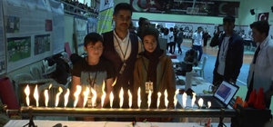 Ortaokul öğrencileri ses dalgalarını alevle somutlaştırdılar
Erzurum’da ‘Stratch Kodlama Turnuvası ve Bilim Festivali’ düzenlendi