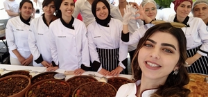 Gastronomi Şenliğinde 100 öğrenci 11 farklı yemek hazırladı