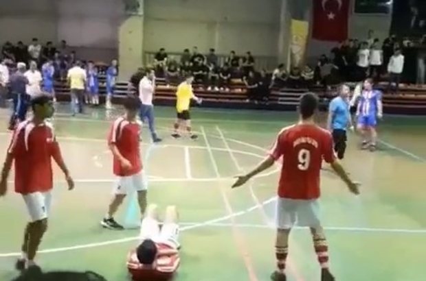 Futsal turnuvasındaki gerginlik tatlıya bağlandı