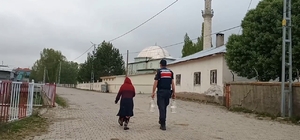 Halk Ozanı jandarma için besteledi, jandarma için söyledi
Sivaslı Kültür ve...