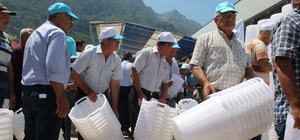 Üzüm üreticisini rahatlatan destek
Manisa Büyükşehir Belediyesi tarımsal de...