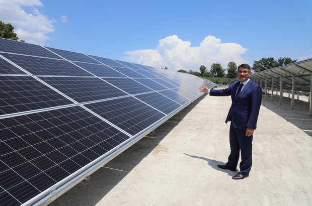 Şehzadeler Belediyesi tükettiği elektriği güneşten sağlayacak
Başkan Çelik, güneş enerji santrali kurulum çalışmalarını inceledi