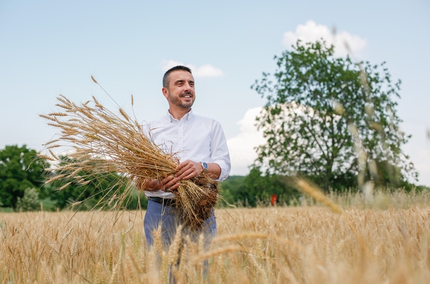 Kestel Belediyesi Türkiye’nin en ucuz ekmeğine zam yapmamak için kendi buğdayını ekiyor
1 TL’lik 400 gram ekmeğe 2 yıl daha zam yok