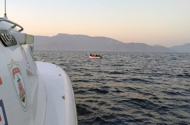 Datça’da 8 düzensiz göçmen kurtarıldı
Datça ilçesi açıklarında Yunanistan Sahil Güvenlik unsurlarınca Türk karasularına geri itilen 8 düzensiz göçmen kurtarıldı.