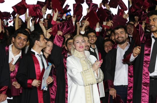 Akdeniz Üniversitesi Tıp Fakültesi’nden 438 hekim mezun oldu
Genç hekimler yeminlerini etti