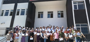 Samsat'ta öğretmenler başarı belgeleri, öğrenciler karnelerini aldı