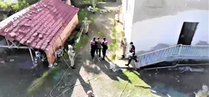 Zehir tacirlerine komando destekli operasyon
Jandarma KOM, 3 ilde zehir tac...