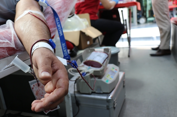 Yunusemre Belediye personelinde Kızılay'a kan bağışı