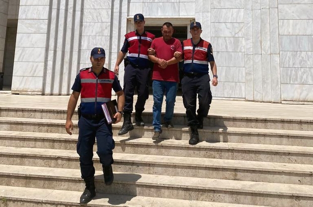 8 ayrı suçtan araması bulunan şahıs Milas’ta yakalandı
Muğla ve Aydın mahkemelerince 8 ayrı suçtan araması bulunan şahıs Milas’ta jandarma ekipleri tarafından yapılan çalışma ile yakalandı.