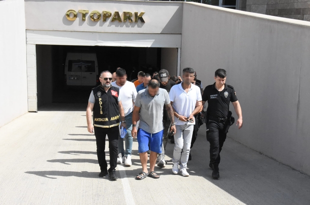 Antalya'da aranan 53 şahıs yakalandı