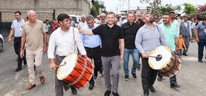 37 yıllık asfalt sevinci
Başkan Kocaispir'i davul zurna ile karşıladılar