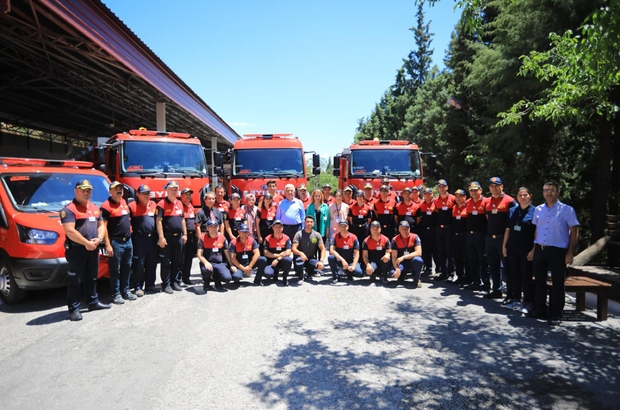 Başkan Gürün’den İtfaiye personeline teşekkür ziyareti
Muğla Büyükşehir Belediye Başkanı Dr. Osman Gürün, Marmaris’teki orman yangınında özverili çalışmalarından dolayı itfaiye ekiplerine teşekkür ziyareti yaptı.