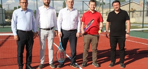 Malazgirt ilçesinin ilk tenis kortu açıldı