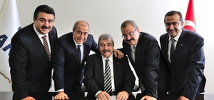 Konukoğlu ailesi gönlü zenginler listesinde
Sani Konukoğlu Vakfı Başkanı Abdulkadir Konukoğlu:
“Paylaşmak mutluluktur anlayışıyla odaklanıyoruz”