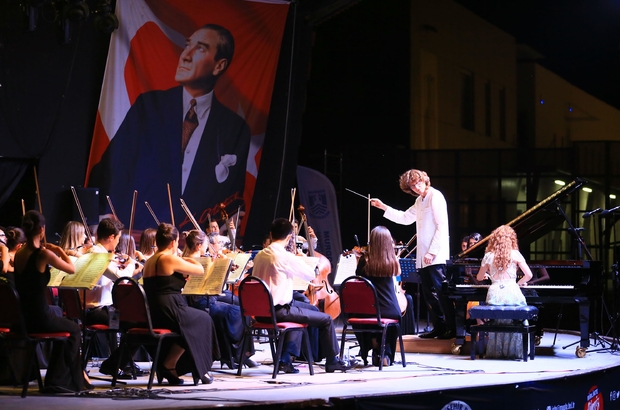 3’üncü İdil Biret Festivali sona erdi
Muğla Büyükşehir Belediyesi tarafından bu yıl 3’ncüsü düzenlenen İdil Biret Festivali 2-3-5 Temmuz 2022 tarihlerinde Bodrum Kalesi’nde ücretsiz olarak gerçekleşti.