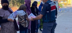İzmir’de jandarma ekipleri 447 göçmen yakaladı