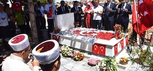 Karamanlı 15 Temmuz şehidi mezarı başında anıldı