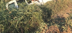 Manisa'da kontrolden çıkan kamyonet şarampole düştü: 5 yaralı