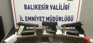 Balıkesir'de 74 aranan şahsa operasyon