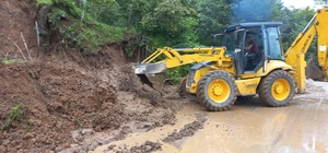 Ordu'da kuvvetli yağışın bilançosu: 336 heyelan
Ordu Büyükşehir Belediyesi’nin aldığı tedbirler ve hızlı müdahalesiyle hayat felç olmadı