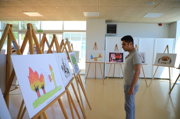 ‘Yangın’ temalı karikatür yarışmasının eserleri sergileniyor
Muğla Büyükşehir Belediyesi tarafından 3’üncüsü düzenlenen Yangın temalı Uluslararası Karikatür Yarışması’nın eserleri Türkan Saylan Çağdaş Yaşam Merkezi’nde sergilenmeye başladı.