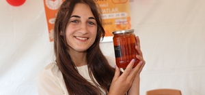 15. Şenkaya Kültür ve Bal Festivali'nde 16 yaşında 'bal güzeli' seçildi