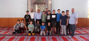 Başkan Çalışkan ve Müftü Akyol, Yaz Kur'an Kursları'nı ziyaret etti