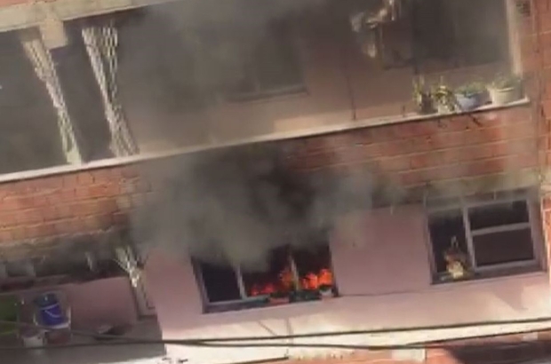 Alaşehir'de korkutan ev yangını