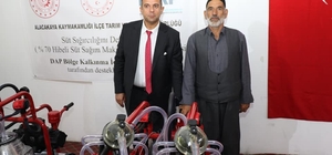 Elazığ'da 52 üreticiye süt sağım makinası dağıtıldı