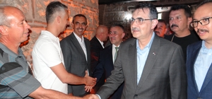 Enerji ve Tabii Kaynaklar Bakanı Dönmez selden etkilenen köylerin muhtarıyl...