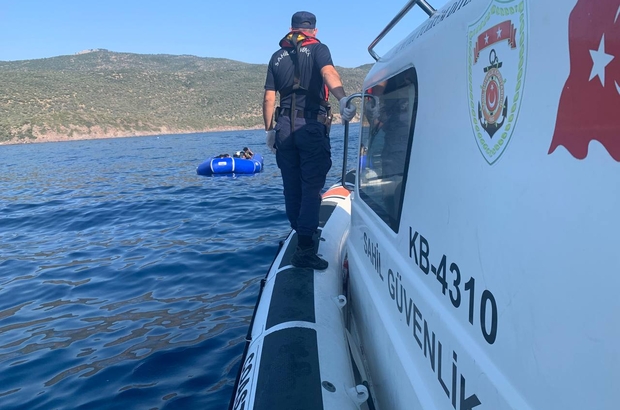 İzmir açıklarında 69 düzensiz göçmen kurtarıldı, 19 göçmen yakalandı