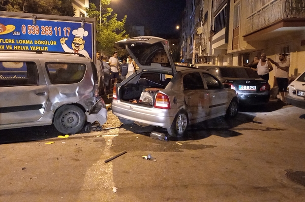 Manisa'da polisten kaçan sürücünün yönetimindeki otomobil, 6 araca çarptı