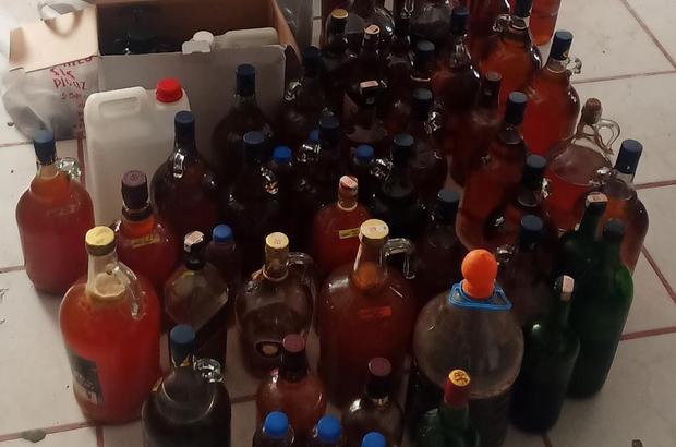 Antalya'da 120 litre kaçak alkol maddesi yakalandı