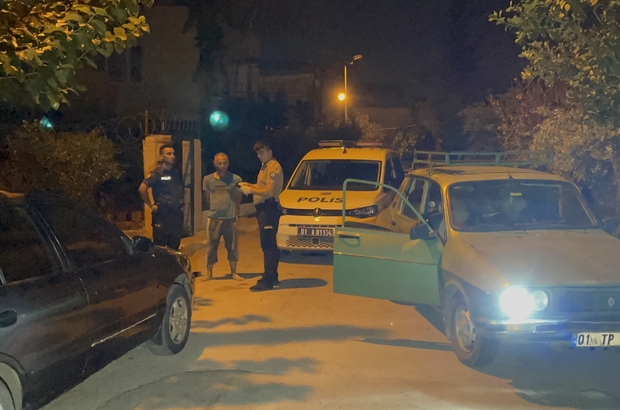 Adana'da klima çaldığı ileri sürülen iki şüpheli kovalamaca sonucu yakalandı.