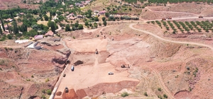 Kuluncak Karaçayır Barajı'nda dip savak ve dolu savak imalatları tamamlandı