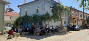 Lösemi nedeniyle yaşamını yitiren doktorun cenazesi Konya'da toprağa verildi