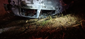 Burdur'da devrilen otomobil alev aldı, 1 kişi öldü, 1 kişi yaralandı