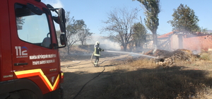 Selendi'de odunlukta çıkan yangın söndürüldü