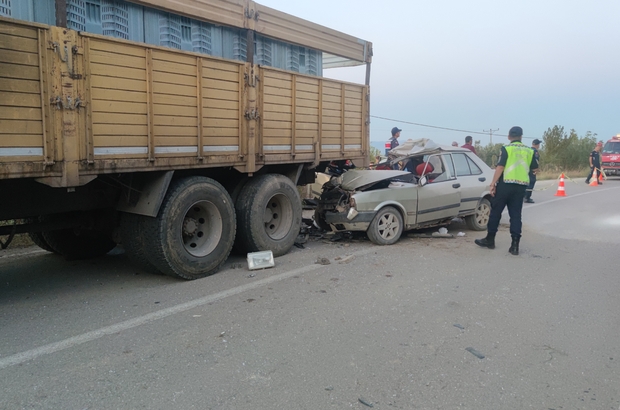 Bursa'da kamyona arkadan çarpan otomobilde 1 kişi öldü, 1 kişi yaralandı