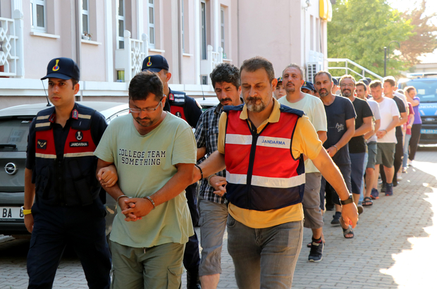 GÜNCELLEME - Muğla'da Yunanistan'a kaçmaya çalışan 17 FETÖ sanığı yakalandı