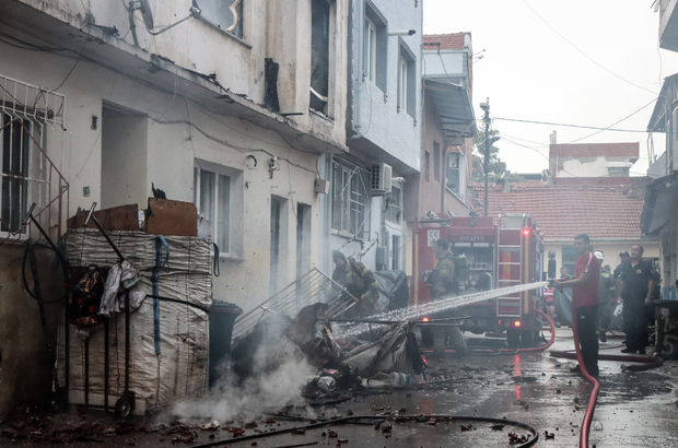 Bursa'da iki katlı bina yanarak kullanılamaz hale geldi