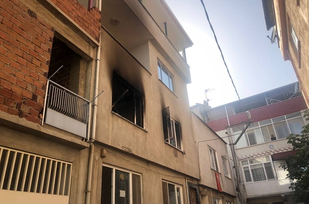 Bursa'da yangın çıkan evde baygın bulunan genç hastaneye kaldırıldı