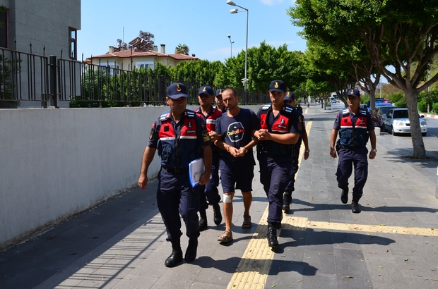 Antalya'da babasını öldürüp annesini ağır yaralayan Rus turist adliyeye sevk edildi